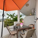 Apartament Maslina *