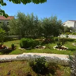Apartament Maslina *