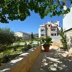 Maslina Trogir