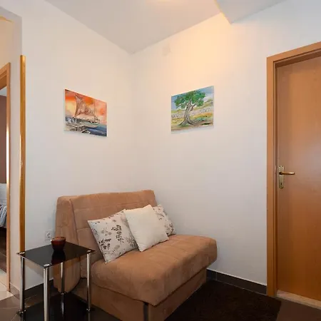 Apartment Maslina *