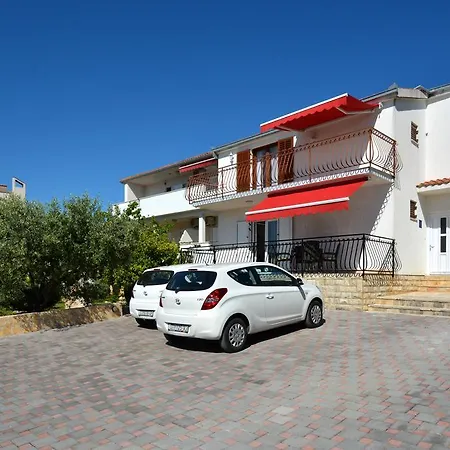 Apartment Maslina *